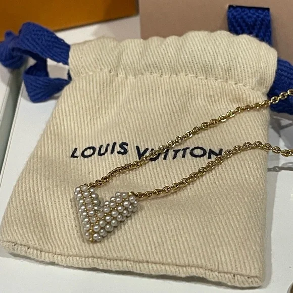 Pearl Louis Vuitton necklace